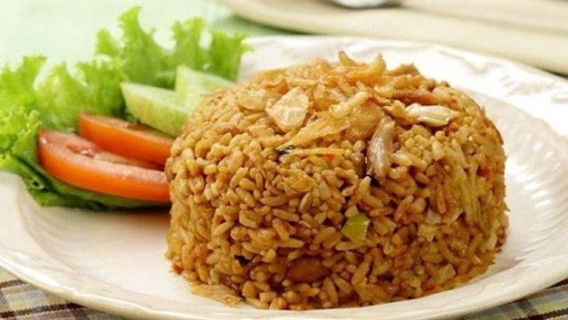 resep dan cara membuat nasi goreng enak sederhana bisa kalian coba di rumah