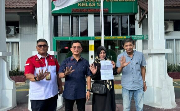 Tersangka Divonis Bebas, TAPAK RIAU: Masih Ada Keadilan untuk Rakyat Kecil Tersangka Divonis Bebas, TAPAK RIAU: Masih Ada Keadilan untuk Rakyat Kecil