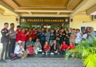 Ratusan Insan Pers Meminta Kasat Reskrim Polresta Pekanbaru Mengklarifikasi Peryataannya Yang Melukai Hati Insan Pers Ratusan Insan Pers Meminta Kasat Reskrim Polresta Pekanbaru Mengklarifikasi Peryataannya Yang Melukai Hati Insan Pers