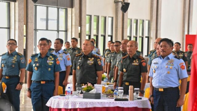 Danrem 031/Wira Bima Memberikan Pembekalan kepada Pasis Sesko TNI Danrem 031/Wira Bima Memberikan Pembekalan kepada Pasis Sesko TNI