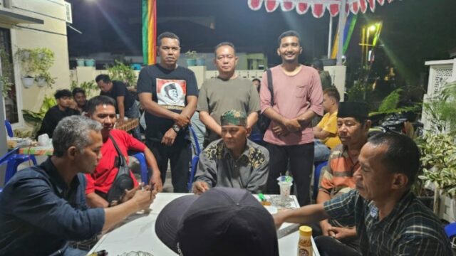 Menyambut HUT RI Ke 79, KAYANMA POLDA Riau AKBP. Bainar,. S.H,. M.H Mengadakan Turnamen Domino Dan KOA Di Kediaman Pribadi nya Menyambut HUT RI Ke 79, KAYANMA POLDA Riau AKBP. Bainar,. S.H,. M.H Mengadakan Turnamen Domino Dan KOA Di Kediaman Pribadi nya