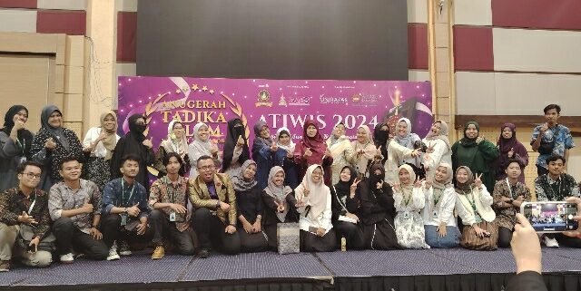 Pengalaman Mahasiswa UMRI dalam ATIWIS: Apresiasi Guru dan Kreativitas Pendidikan di Malaysia