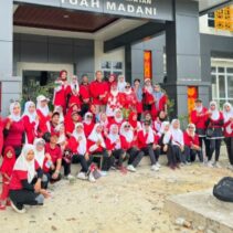 Memeriahkan Hari Kemerdekaan RI ke 79, Camat Tuah Madani Lakukan Berbagai Jenis Kegiatan