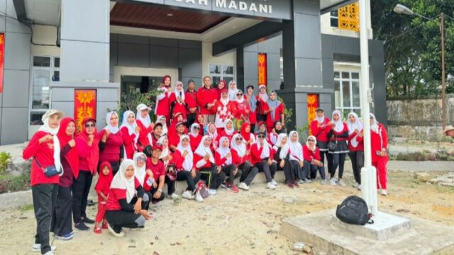 Memeriahkan Hari Kemerdekaan RI ke 79, Camat Tuah Madani Lakukan Berbagai Jenis Kegiatan