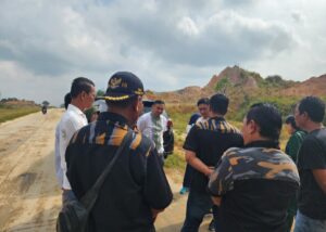 DPD PEKAT IB Kota Pekanbaru Mendampingi Ahli Waris Musri Dan Robiah Dalam Sidang Pemeriksaan Setempat (Descente), Sengketa Lahan Di Jalan 70 Tenayan Raya*