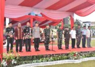 Danrem 031/Wira Bima yang baru dan yang lama di Sambut dan di Lepas oleh Kapolda Riau dengan Tradisi Pedang Pora.