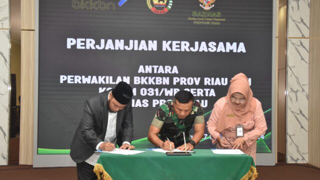 Danrem 031/WB Laksanakan Penandatanganan Perjanjian Kerja Sama Dengan BKKBN Dan Baznas Provinsi Riau