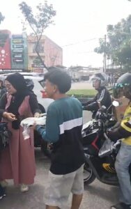 Jumat Berkah, Berbagi Makanan Setiap Jumat, Dari Group Berbagi Itu Indah