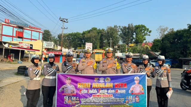 Sat Lantas Polres Kuansing Gelar Sosialisasi dan Pembagian Brosur Lomba Konten Video Himbauan Lalu Lintas ‘Riau Adalah Kita’