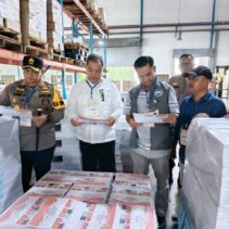 Kapolres Siak AKBP Asep Sujarwadi dan Kajari Monitoring Percetakan Surat Suara di Bekasi