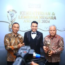 Polri Raih Penghargaan Lembaga Dengan Pelayanan dan Komunikasi Terbaik