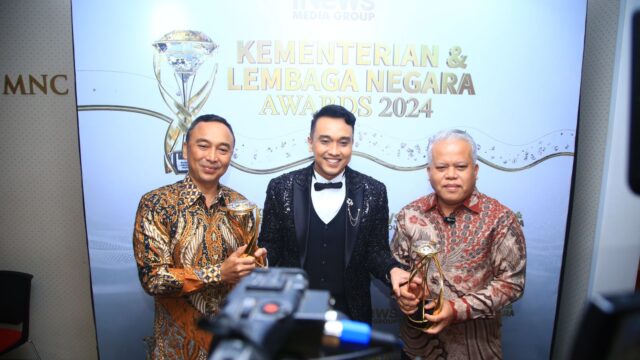 Polri Raih Penghargaan Lembaga Dengan Pelayanan dan Komunikasi Terbaik