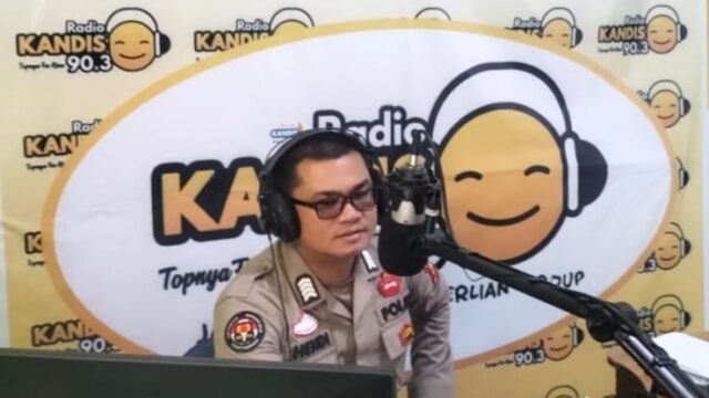 Memperluas Jangkauan, Kasi Humas Polsek Kandis Cooling sistem melalu Radio Kandis FM