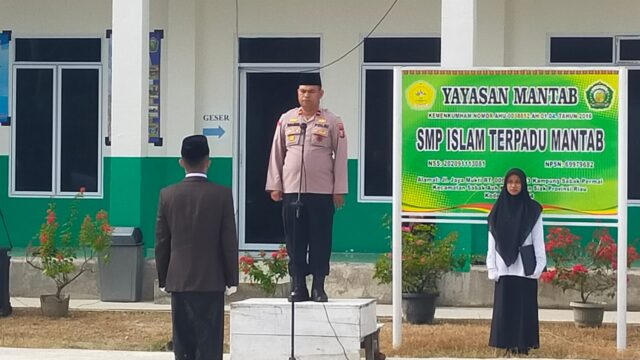 Pimpin Upacara Memperingati Hari Santri Nasional 2024 di Pondok Pesantren Hidayatul Qur'an, Ipda Khairul Ajak Ciptakan Situasi Aman dan Kondusif Jelang Pilkada