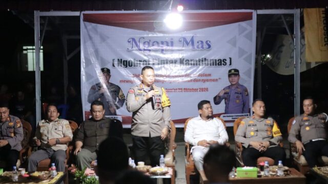 "Ngopi Mas" di Kampung Empan Pandan Kapolres Siak AKBP Asep Sujarwadi Imbau Masayarakat Jaga Kamtibamas Ciptakan Pilkada Aman,Sejuk dan Damai.