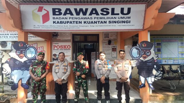 Polres Kuansing Patroli Sinergitas TNI Polri Melalui Pengecekan Personil Pengamanan Bawaslu dan Dalam Rangka Ops Mantap Praja LK 2024
