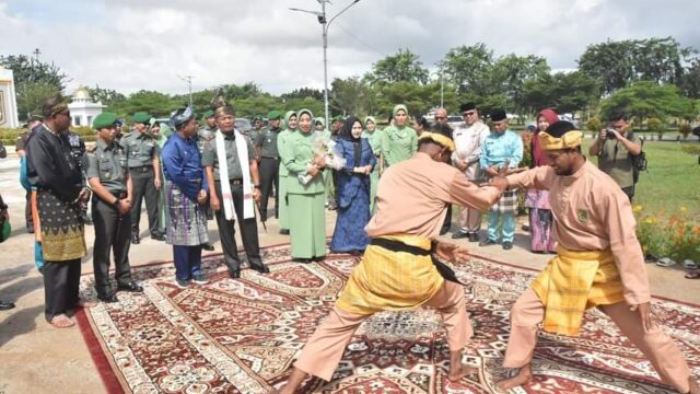 Kunker Ke Rohil Danrem 031/Wira Bima Disambut Hangat Forkopimda.