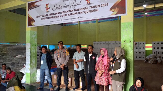 Bawaslu Sijunjung Sumatera Barat Lakukan Pengawasan Proses Sortir Lipat (Sorlip) Untuk Pilkada Serentak 2024