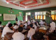 SatRes Narkoba Polres Siak Sosialisasikan Bahaya Narkoba di SMA Negeri 2 Siak Serta Ajak Pelajar Jaga Kondusivitas Keamanan Jelang Pilkada