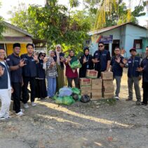 Peduli Korban Banjir Langkat, SCB Tour Berbagi Kepada Masyarakat