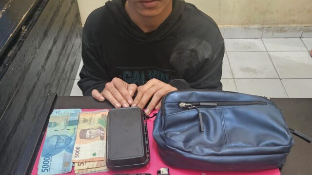 Tim Unit Reskrim Polsek Koto Gasib Amankan Satu Orang Pria Diduga Pelaku Penyalahgunaan Narkotika.