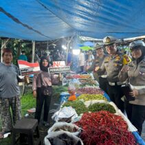Sat Lantas Polres Siak grebek Pasar Geronggang Kecamatan Mempura Kabupaten Siak dalam rangka Cooling Sistem Pilkada Damai 2024