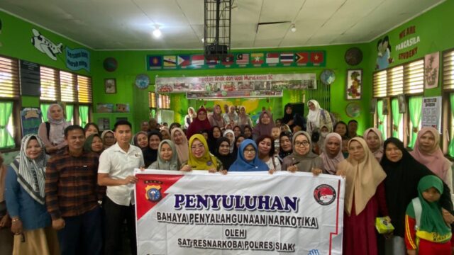 Polsek Minas Gelar Seminar Edukasi Bahaya dan Dampak Negatif Narkoba di SDN 004 Minas