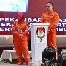 Viral...Paslon NO 2 "Intan" Pakai Baju Berbeda Di Debat Calon Walikota Pekanbaru 2024