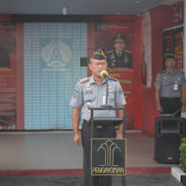 Apel Pagi Lapas Pekanbaru: Kalapas Ingatkan Kedisplinan dan Jaga Kebersihan