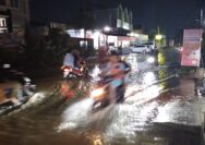 Hujan 5 Menit Jalan Todak Pekanbaru Di Genangi Banjir