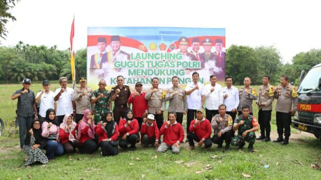 Kapolres Kuansing Launching Gugus Tugas Polri Mendukung Ketahanan Pangan di Desa Seberang Taluk Hilir