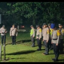 Pastikan Kotak Suara Aman,Kaur Bin Ops Sat Lantas Polres Muaro Jambi Cek Personil Di Aula Kantor Kecamatan Kumpeh