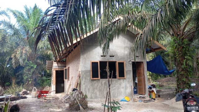 Masyarakat Keluhkan Pelayanan Pemasangan Meteran Listrik di Rumbai Barat