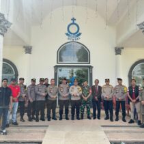 KAYANMA POLDA Riau AKBP. Bainar, S.H., M.H Jaga Perayaan Natal Di Gareja HKBP Jalan Paus Rumbai Pesisir
