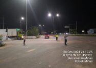 Pastikan Aman dan Lancar, Polsek Minas Lakukan Pengamanan dan Pengaturan Lalu Lintas di Exit Tol KM.28 Minas