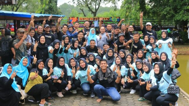 Team Koalisi Pemenangan Afni-Syamsulrizal Kecamatan Minas Kawal Pleno Di Gedung KPU Siak