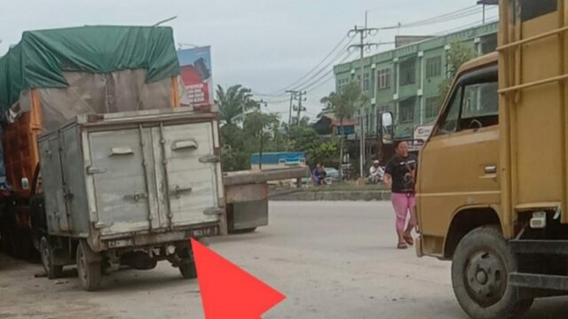 Sebuah Mobil Box L300 mencurigakan beraktifitas di wilayah Jalan Siak 2, Tampan Kec, Payung Sekaki, Kota Pekanbaru.