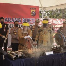 Edukasi Pelajar Tentang Tertib Berlalulintas,Satlantas Polres Siak Musnahkan Ratusan Knalpot Brong