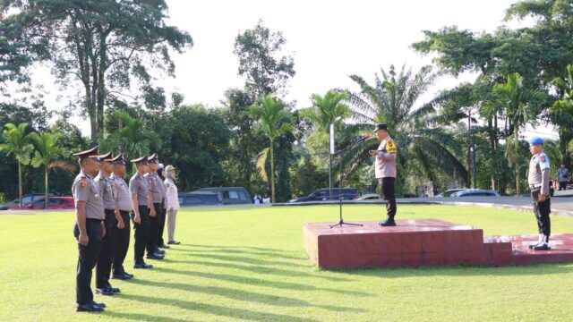 Polres Kuansing Gelar Upacara Kenaikan Pangkat Personil Periode 1 Januari 2025, Wakapolres Sandang AKBP