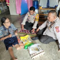 Polsek Tualang Gelar Kegiatan Sosial “Jumat Berbagi”.
