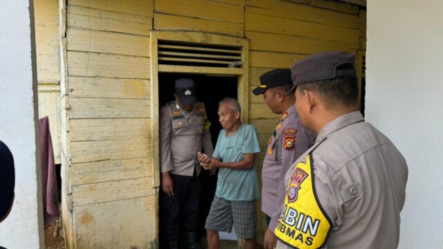 Jum’at Barokah Polsek Hulu Kuantan Salurkan Bantuan Kepada Warga Kurang Mampu