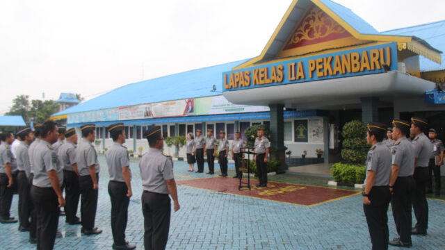Gerimis Tidak Menyurutkan Semangat Petugas Lapas Pekanbaru Dalam Pelaksanaan Apel Pagi Posted on January 14, 2025 by admin