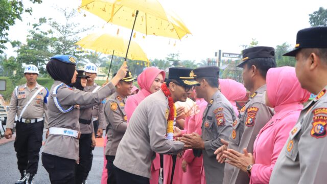 Farewell Parade Iringi Acara Pisah Sambut Kapolres Kuantan Singingi