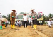 Penanaman jagung 1 juta hektar secara serentak diseluruh Indonesia di areal PT. Tasmapuja di Desa Kampar Kec. Kampa Kab. Kampar.