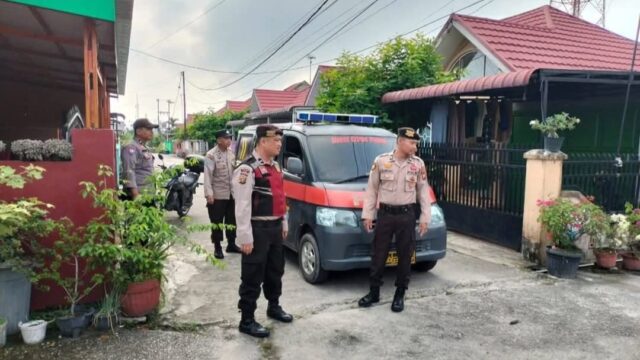 Polsek Tualang Intensifkan Patroli Dipemukiman Penduduk Guna Ciptakan Kamtibmas Yang Kondusif.