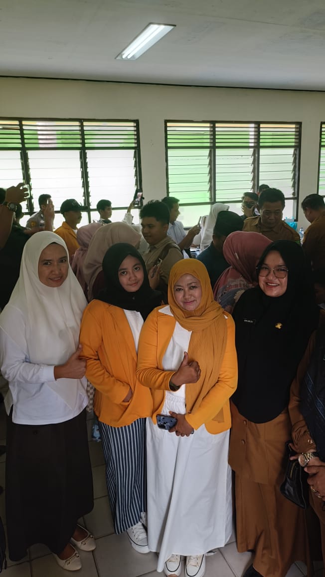 Simulasi Makanan Bergizi Gratis Perdana Koperasi RASRA di SMKN 5 Pekanbaru Simulasi Makanan Bergizi Gratis Perdana Koperasi RASRA di SMKN 5 Pekanbaru