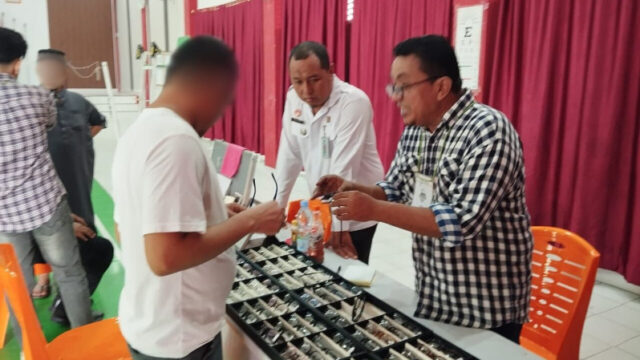 Peduli Kesehatan Warga Binaan, Lapas Pekanbaru Lakukan Pemeriksaan Mata Gratis