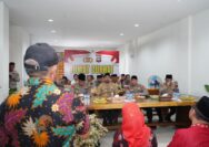Wakapolda Riau Jumat Curhat di Kecamatan Payung Sekaki