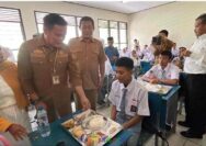 Simulasi Makanan Bergizi Gratis Perdana Koperasi RASRA di SMKN 5 Pekanbaru