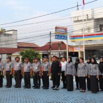 Apel Pagi, Pemimpin Apel Himbau Untuk Jaga Kekompakan Dan Kedidisiplin Dalam Bertugas